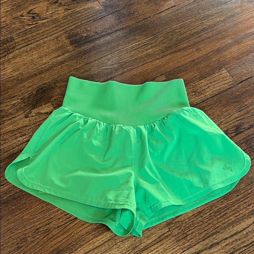 Women’s JoyLab high rise seamless waistband woven shorts - Size Small